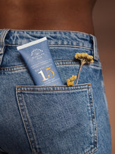 Load image into Gallery viewer, Sun Body Lotion SPF 15